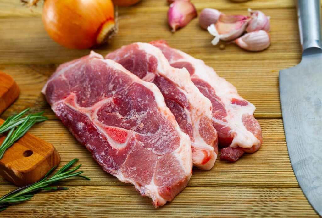 How to choose and buy fresh pork shoulder in the market?